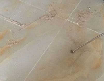 道真仡瓷砖空鼓维修公司分享粘合剂选择不当在瓷砖铺贴过程中可能导致以下问题