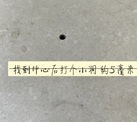 道真仡瓷砖空鼓维修公司专业解答在瓷砖铺贴过程中，如果砂料搅拌不均匀，将会带来以下问题